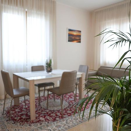 Blancohouse - Berto Luxury Rimini Centro Storico Διαμέρισμα Εξωτερικό φωτογραφία