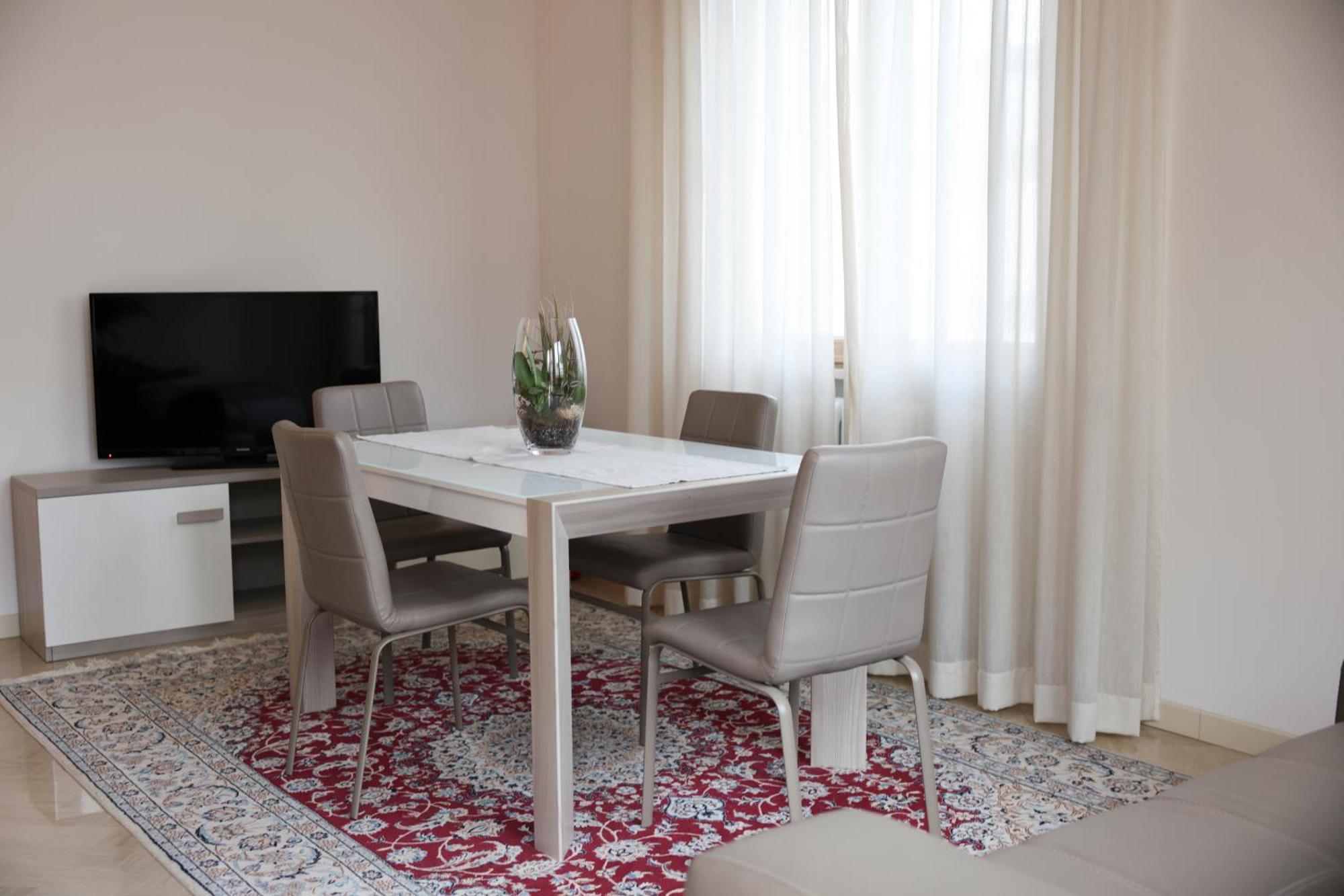 Blancohouse - Berto Luxury Rimini Centro Storico Διαμέρισμα Εξωτερικό φωτογραφία